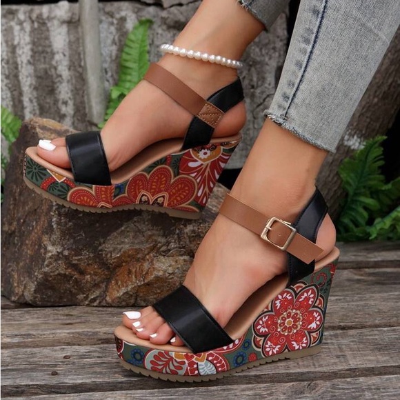 #222 Black Buckle Retro Floral Wedge Platform Heel Shoes - Picture 2 of 8